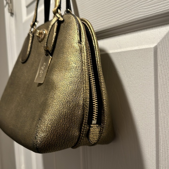 Coach gold - Picture 2 of 3